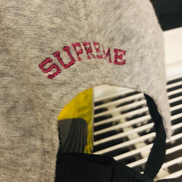 Supreme Hat - Picture 3 of 7